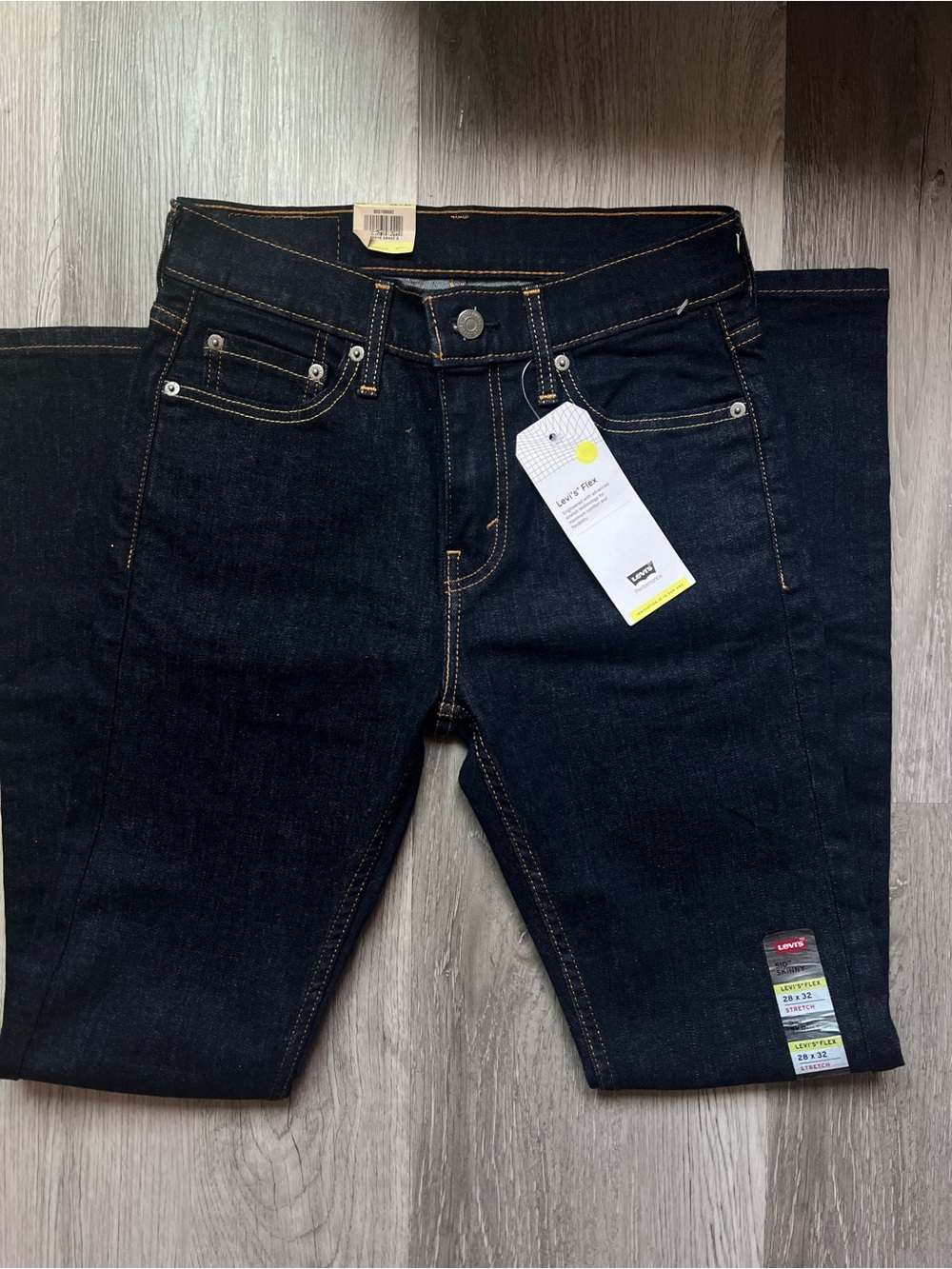 Levi's Skinny Jeans in Dark Indigo with Contrast Stitching